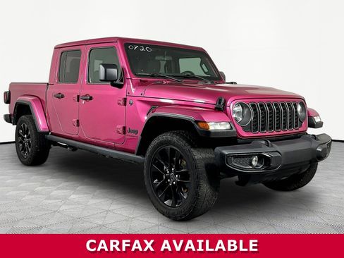 Used 2024 Jeep Gladiator Sport AWD/4WD image 3