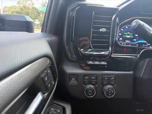 Used 2024 Chevrolet Silverado 2500 ZR2 w/ Technology Package AWD/4WD image 11