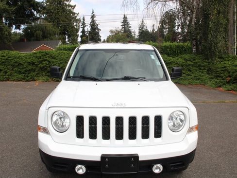 Used 2015 Jeep Patriot High Altitude AWD/4WD image 10