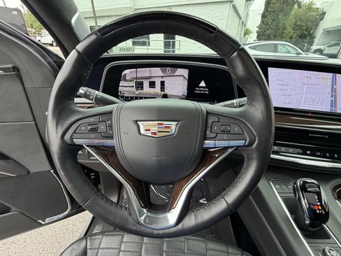 Used 2023 Cadillac Escalade Sport Platinum AWD/4WD image 15