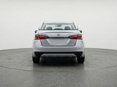 Used 2025 Nissan Versa SV image 7