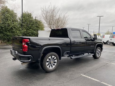 Used 2024 Chevrolet Silverado 2500 Custom w/ Custom Convenience Package image 9