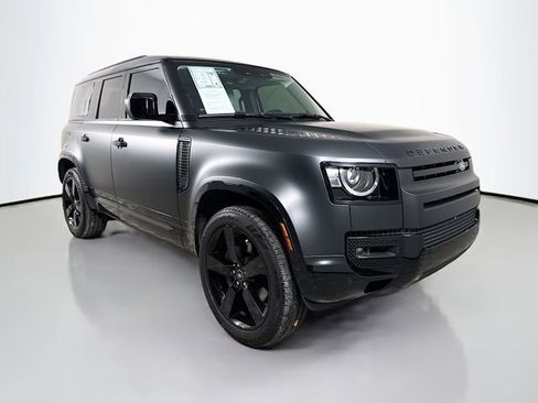 Certified 2025 Land Rover Defender 110 X-Dynamic SE image 3