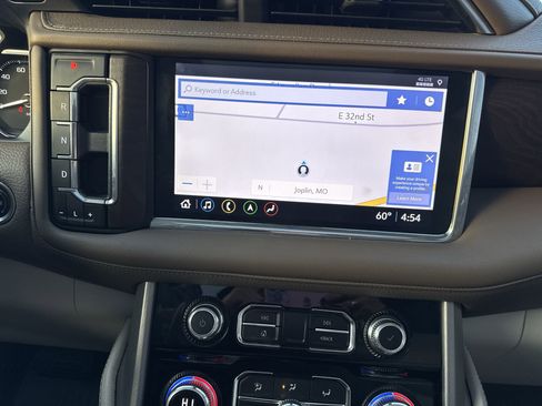 Used 2021 GMC Yukon XL Denali w/ Denali Premium Package image 18