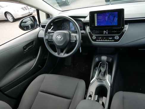 Used 2024 Toyota Corolla LE FWD image 9