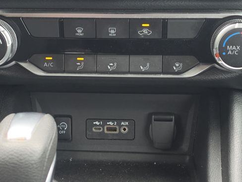Used 2025 Nissan Sentra SV FWD image 10