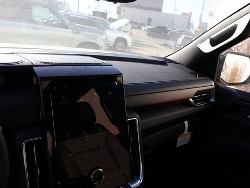 New 2026 GMC Yukon Denali w/ Denali Reserve Package image 40