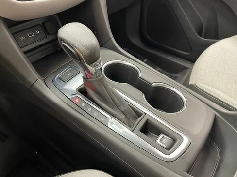 Used 2024 Chevrolet Equinox LS AWD/4WD image 7