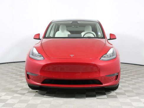 Used 2022 Tesla Model Y Long Range image 2