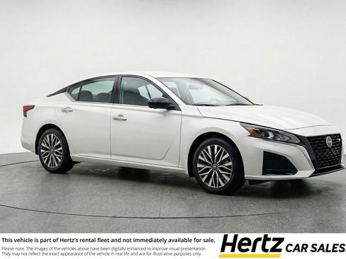 Used 2025 Nissan Altima 2.5 SV FWD image 1