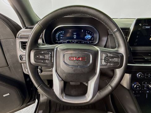 Used 2023 GMC Yukon SLT image 11