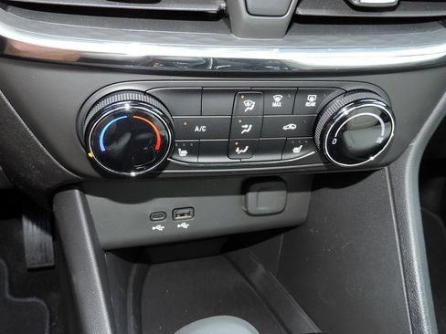 New 2026 Buick Encore GX Preferred image 17