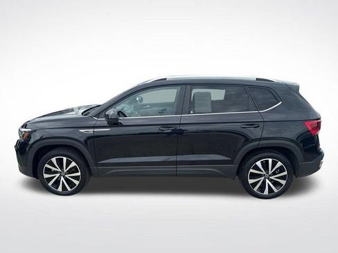 Used 2024 Volkswagen Taos SE FWD image 5
