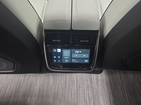 Used 2024 Rivian R1S Adventure AWD/4WD image 30