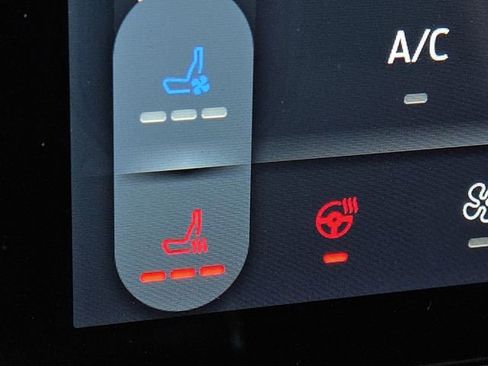 Used 2023 Ford F150 Lightning Platinum image 8