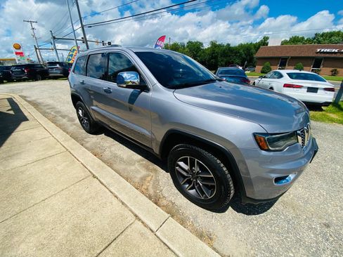 Used 2021 Jeep Grand Cherokee Limited w/ Sun & Sound Group AWD/4WD image 5