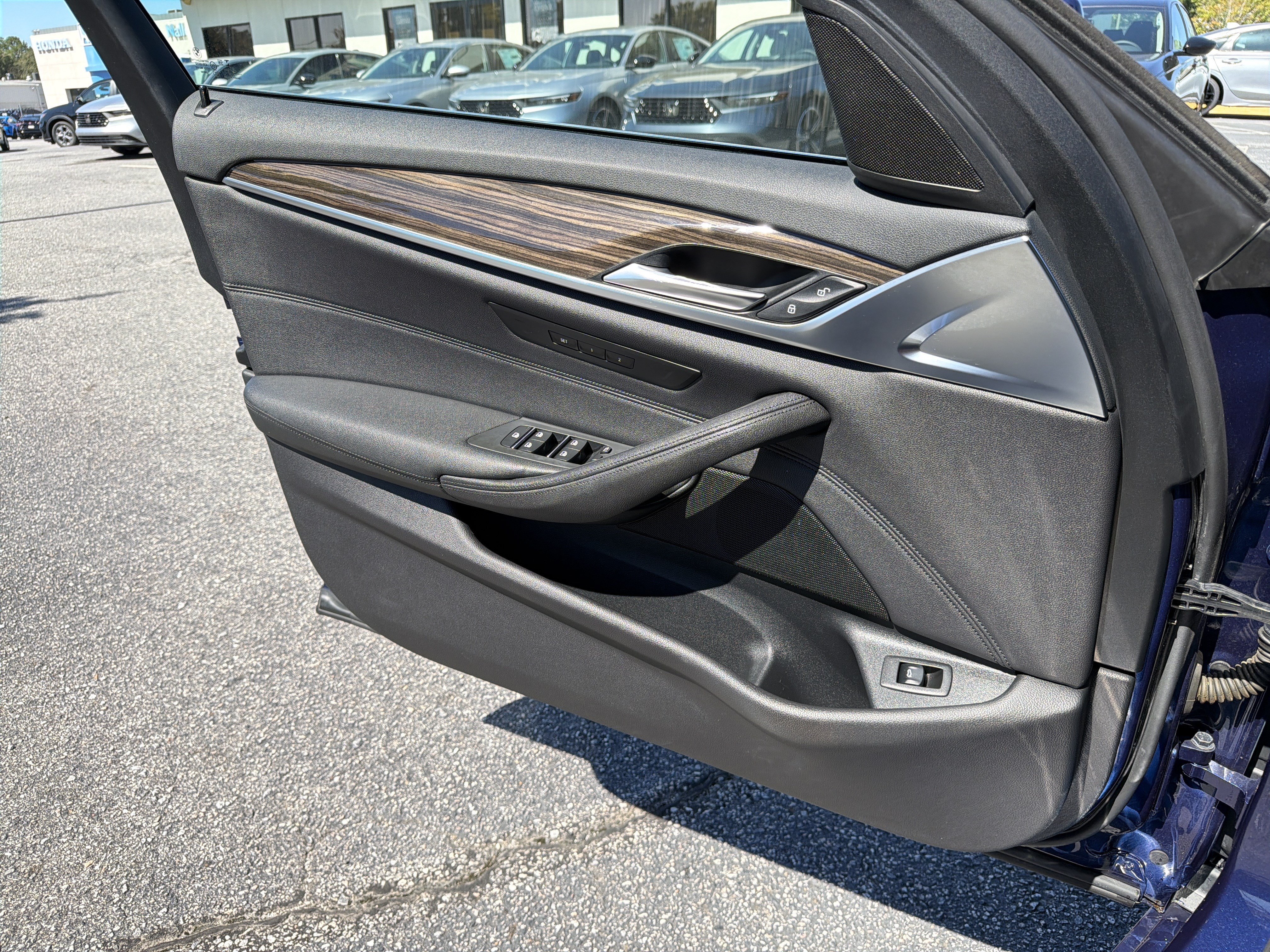 Used 2019 BMW 530i w/ Convenience Package RWD image 14