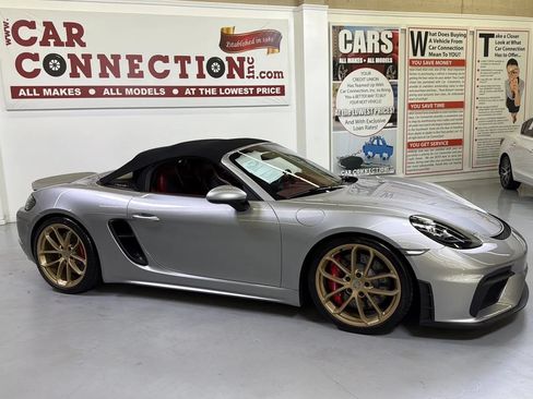 Used 2022 Porsche 718 Boxster Spyder RWD image 3