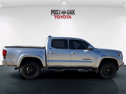 Used 2022 Toyota Tacoma SR5 image 8