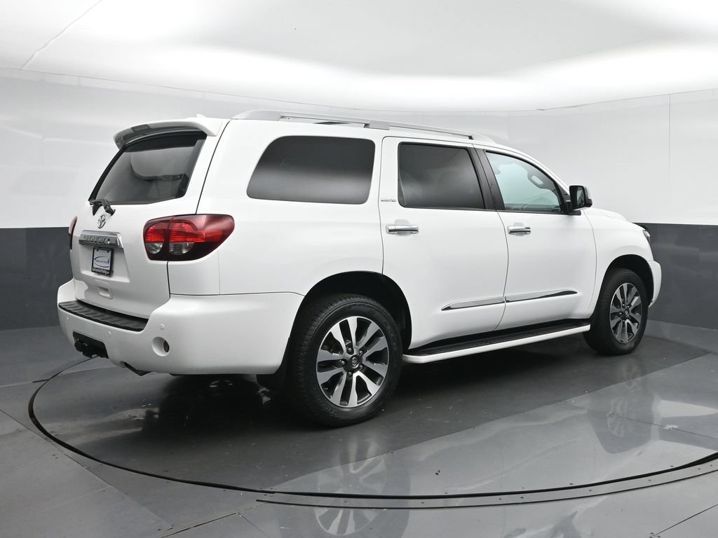 Used 2019 Toyota Sequoia Limited w/ Safety & Convenience Package AWD/4WD image 7