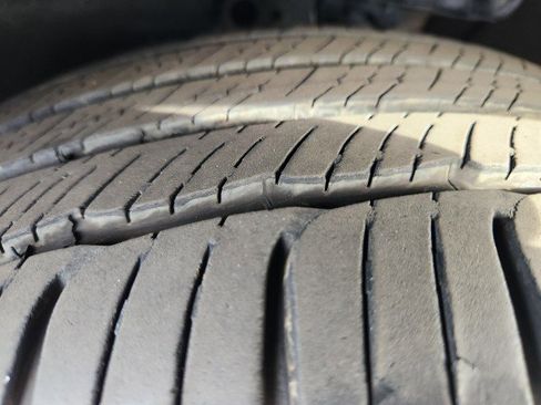 Used 2024 GMC Terrain SLT image 9