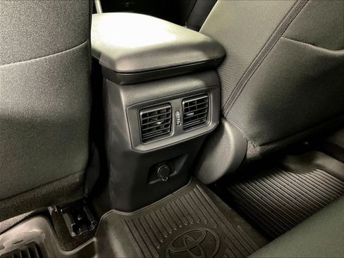 Used 2024 Toyota RAV4 LE AWD/4WD image 10