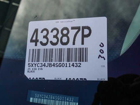 Certified 2025 Kia EV6 Light image 27