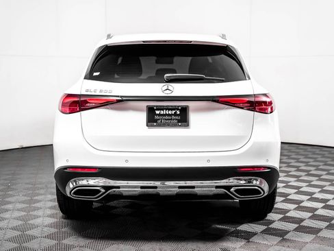 Certified 2024 Mercedes-Benz GLC 300 image 11