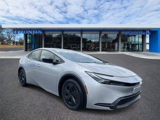Used 2024 Toyota Prius LE FWD video 1