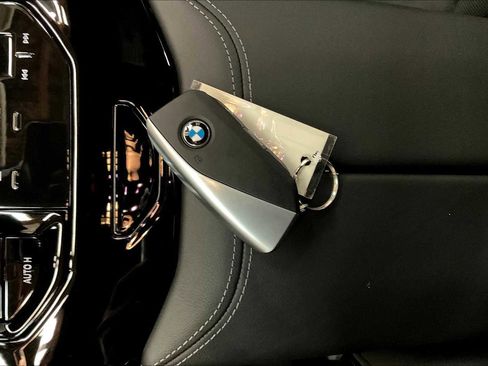 Used 2025 BMW i5 xDrive40 w/ Executive Package image 14