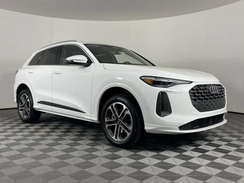 Used 2025 Audi Q5 Premium Plus w/ Premium Plus image 20