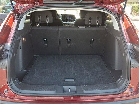 Used 2025 Chevrolet Trax LS image 27