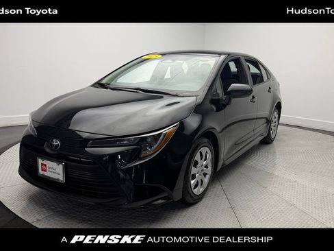 Used 2023 Toyota Corolla LE FWD image 1
