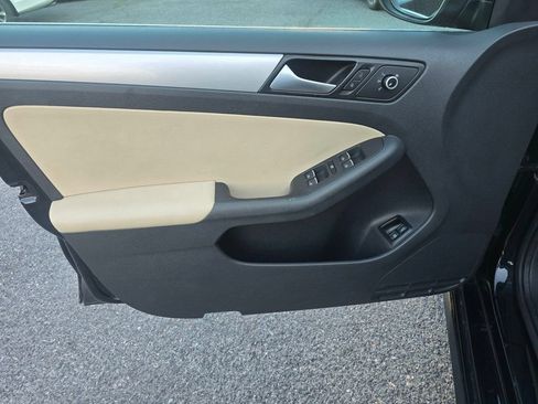 Used 2014 Volkswagen Jetta SE FWD image 10