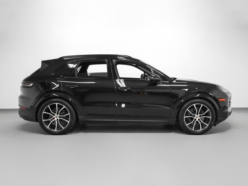 Certified 2024 Porsche Cayenne AWD/4WD image 13