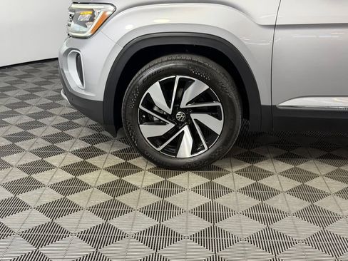 Used 2024 Volkswagen Atlas SEL AWD/4WD image 12