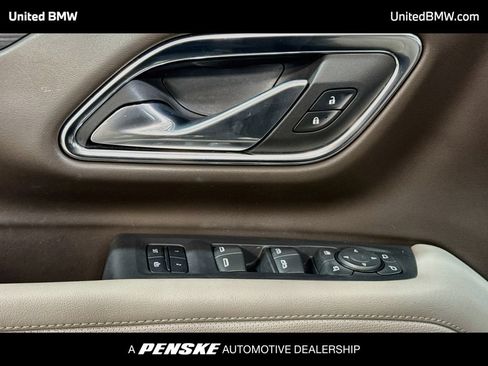 Used 2023 GMC Yukon SLT w/ SLT Premium Package AWD/4WD image 10