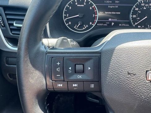Used 2025 Nissan Rogue SV AWD/4WD image 19