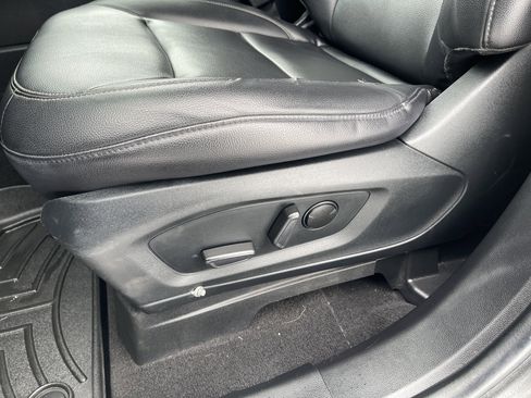 Certified 2020 Ford Explorer XLT w/ Equipment Group 202A image 14