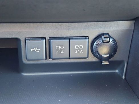 Used 2021 Toyota Highlander Platinum image 19