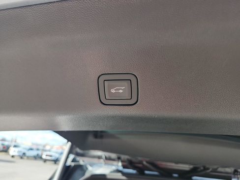 New 2026 GMC Yukon XL Denali w/ Denali Reserve Package image 10