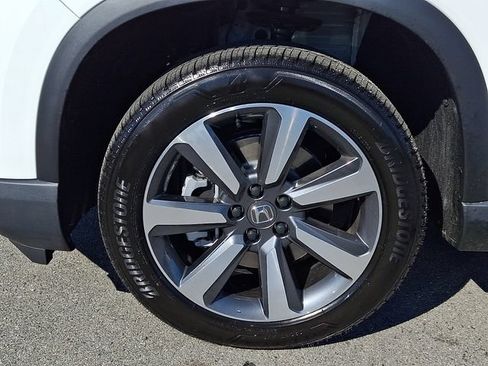 Used 2025 Honda Pilot Touring image 8