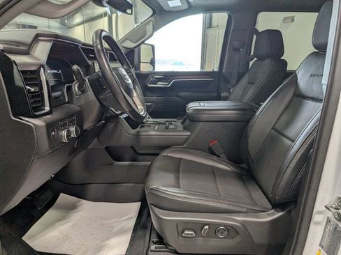 Used 2025 GMC Sierra 3500 Denali AWD/4WD image 16