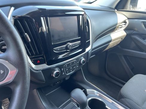 Used 2021 Chevrolet Traverse LS image 14