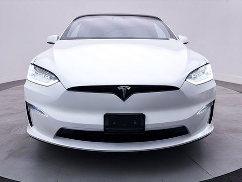 Used 2022 Tesla Model X Plaid image 11
