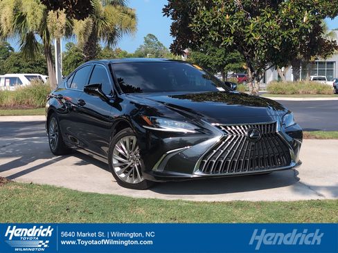 Used 2022 Lexus ES 350 Ultra Luxury FWD image 1