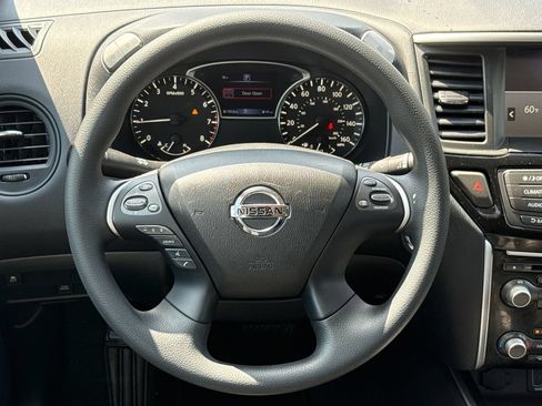Used 2020 Nissan Pathfinder S FWD image 14