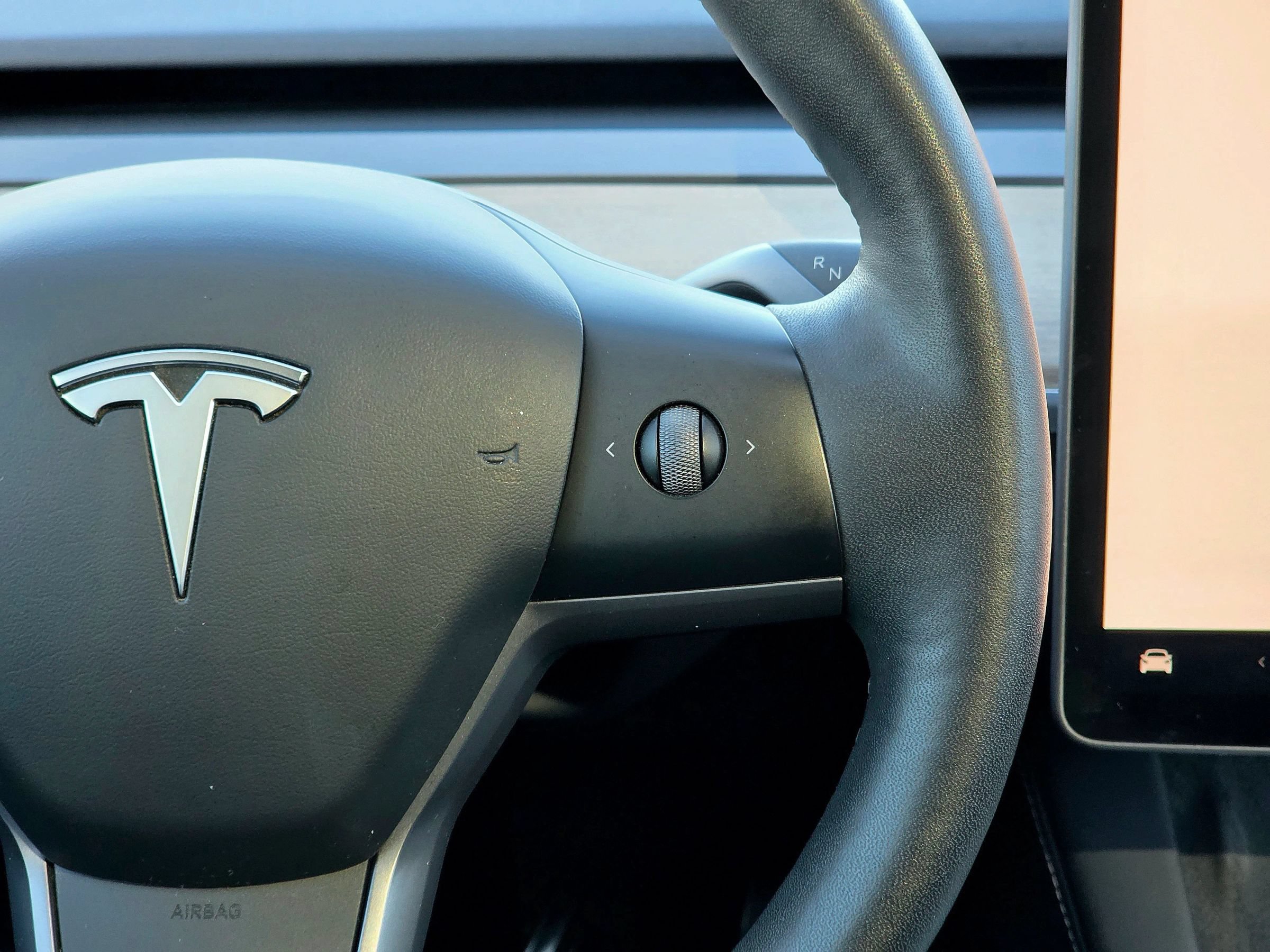 Used 2023 Tesla Model Y Long Range AWD/4WD image 23