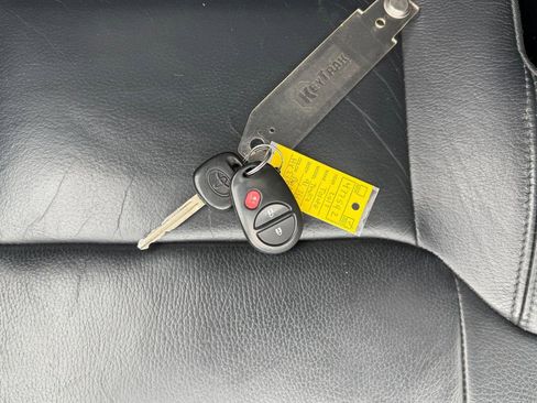 Used 2017 Toyota Tundra Limited image 29