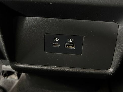 Used 2023 Nissan Rogue SV FWD image 32